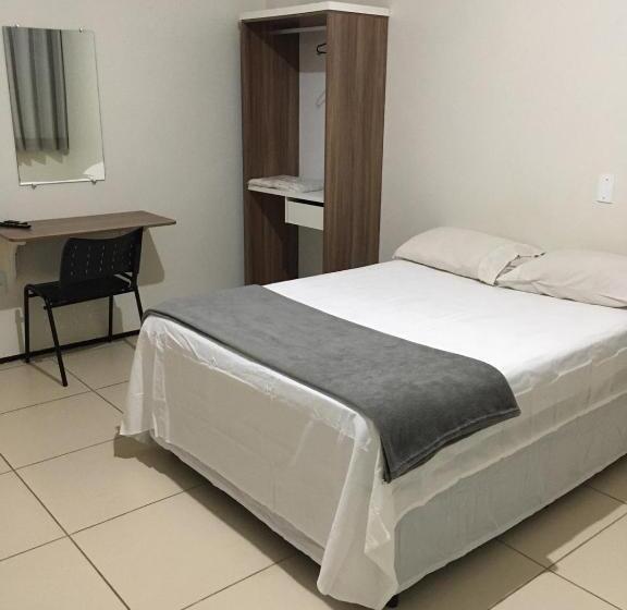 פנסיון Pousada Serrana