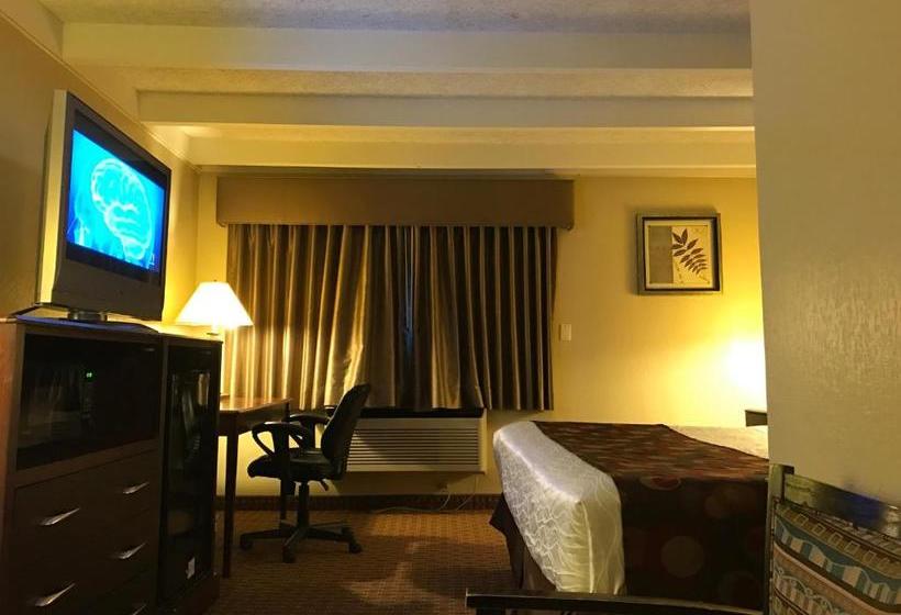 בית מלון כפרי Days Inn By Wyndham Bloomington West