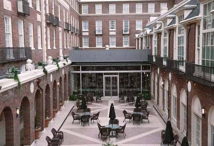 Magnolia Hotel Omaha