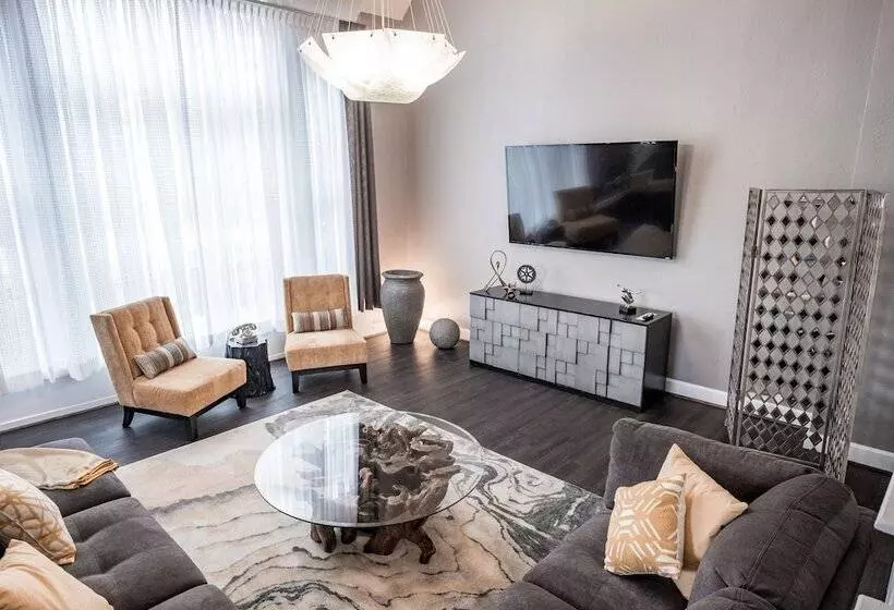 Magnolia Hotel Omaha