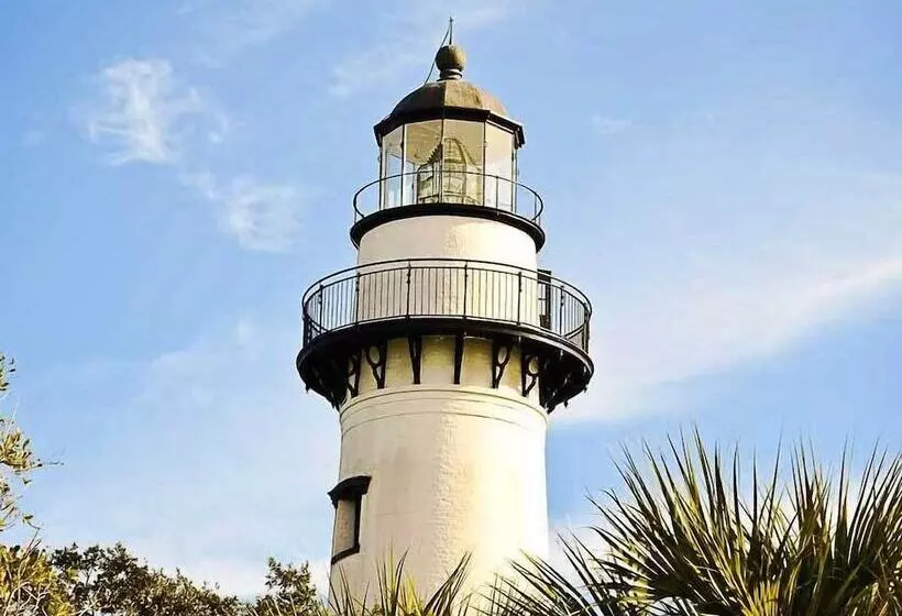 هتل Saint Simons Inn By The Lighthouse