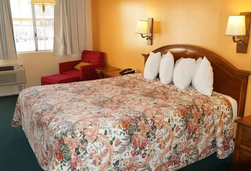 ホテル Shasta Lodge