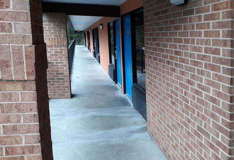 هتل Super Value Inn