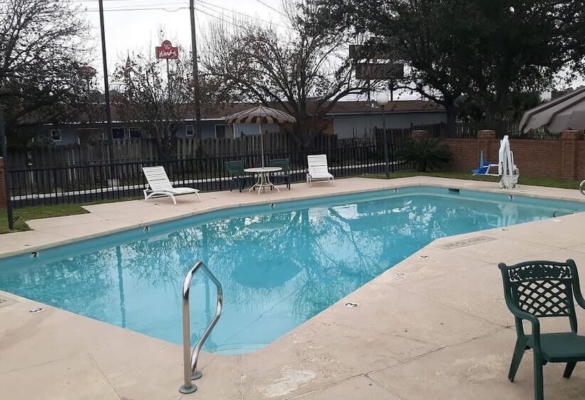 هتل Super Value Inn