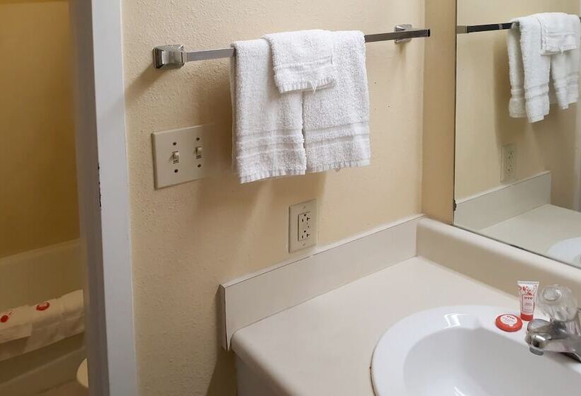 هتل Super Value Inn