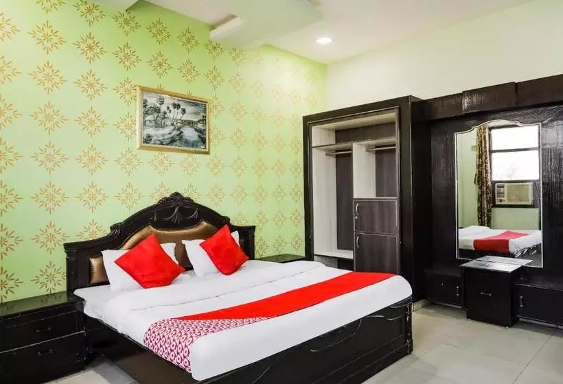 Hotelli Oyo 67599 Shree Govindam
