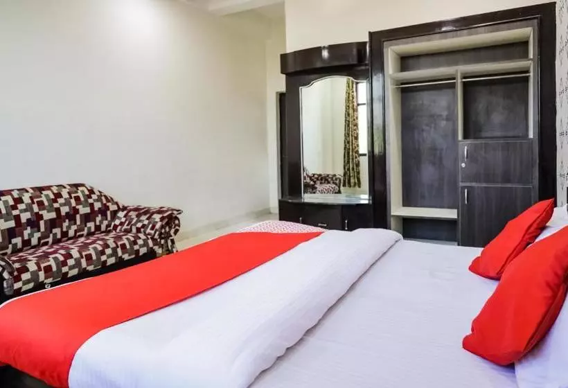 Hotelli Oyo 67599 Shree Govindam