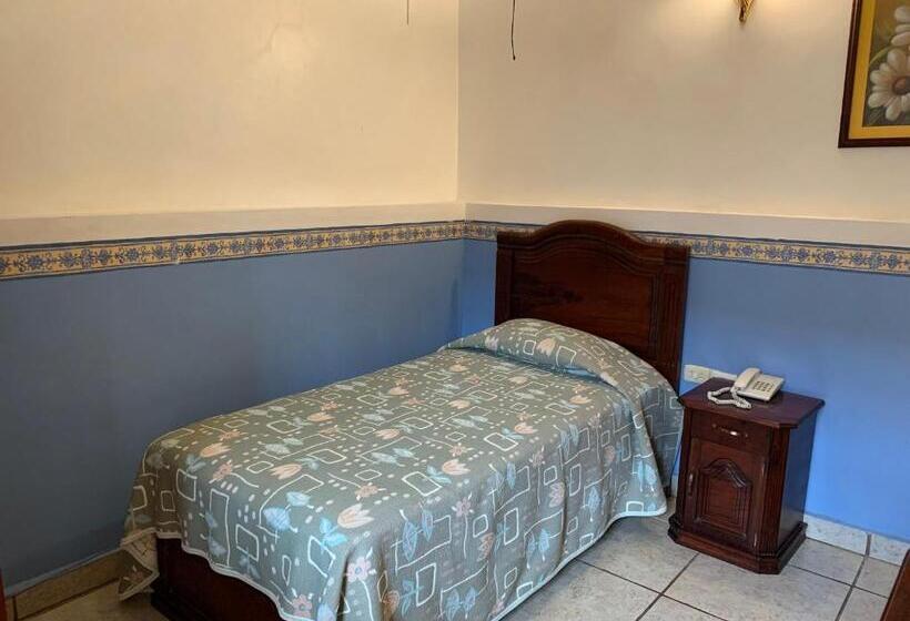 فندق Real De Cortés