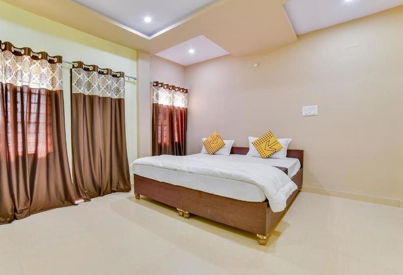 Hotell Spot On 64193 Mb