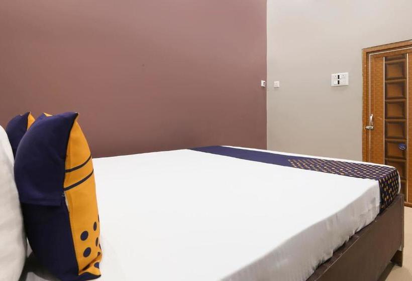 Hotell Spot On 64193 Mb