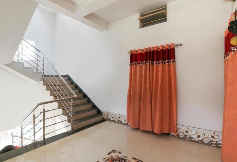 Hotell Spot On 64193 Mb