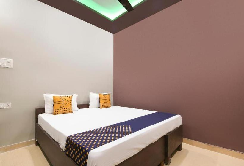 Hotell Spot On 64193 Mb