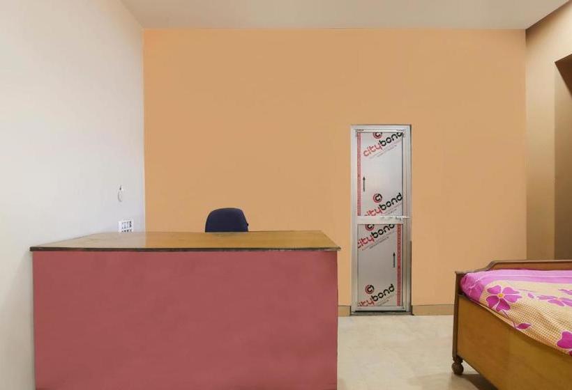 Hotell Spot On 64193 Mb