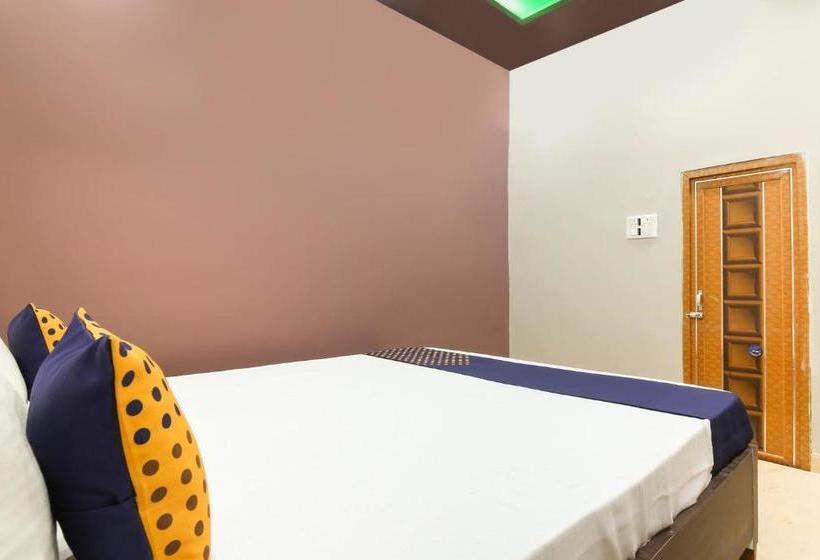 Hotell Spot On 64193 Mb