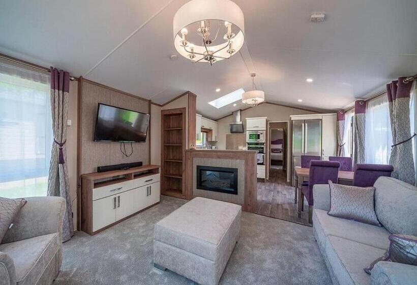 Resort Andrewshayes Orchard Retreat