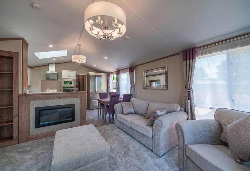 Resort Andrewshayes Orchard Retreat