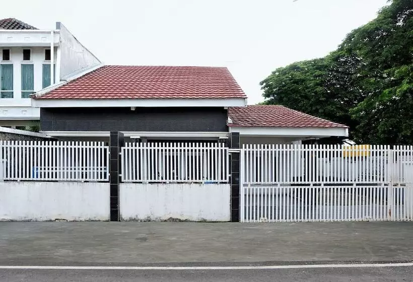 هتل Spot On 2847 Anggrek Homestay Syariah
