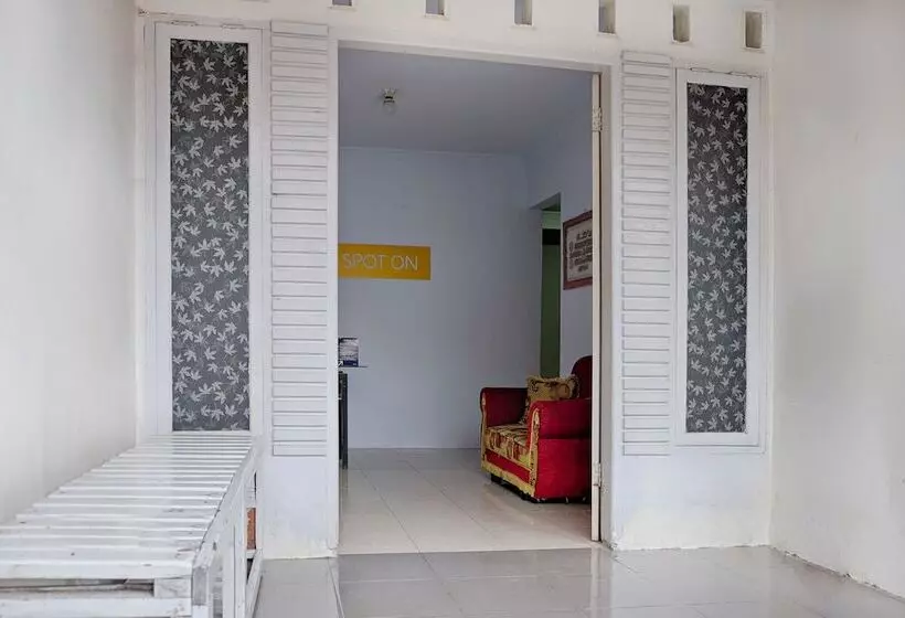هتل Spot On 2847 Anggrek Homestay Syariah