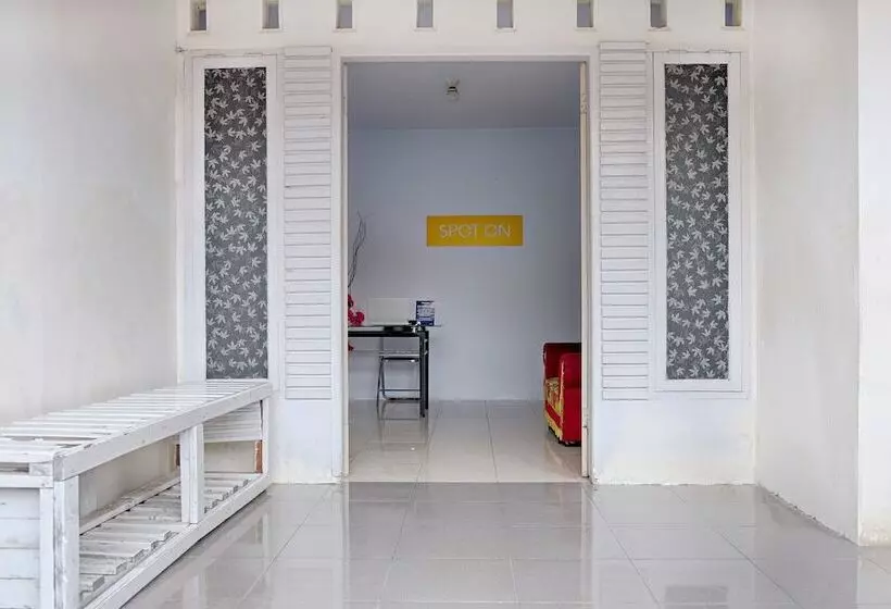 هتل Spot On 2847 Anggrek Homestay Syariah