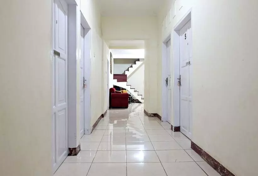 هتل Spot On 2847 Anggrek Homestay Syariah
