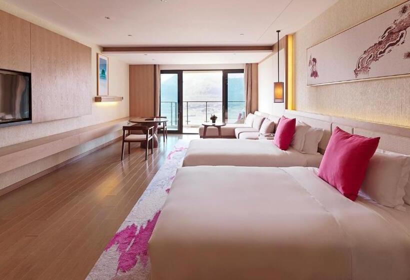 אתר נופש Crowne Plaza Ningbo Xiangshan Sea View, An Ihg