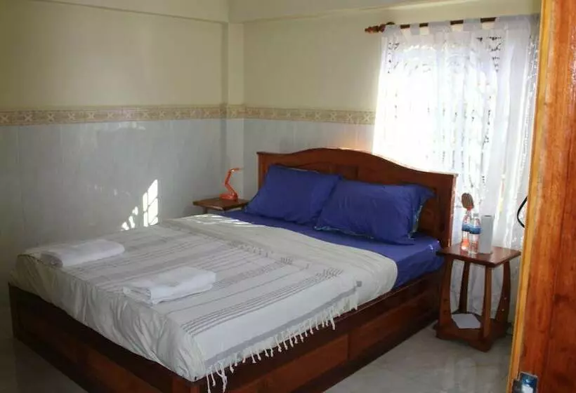 Majatalo Chambre En Ville