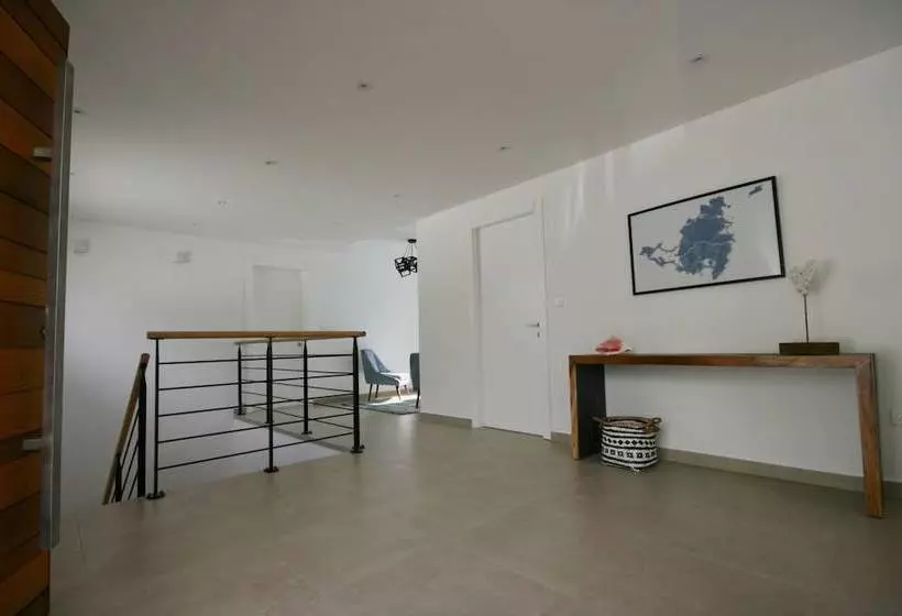 Villa Aqua By Island Properties Online