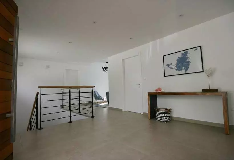 Villa Aqua By Island Properties Online