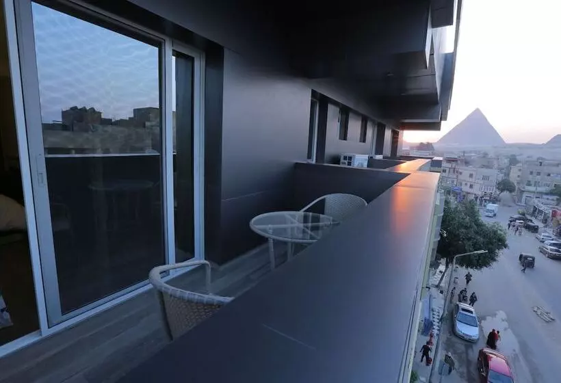 Pyramid Edge Hotel & Exclusive Pyramids View Rooftop