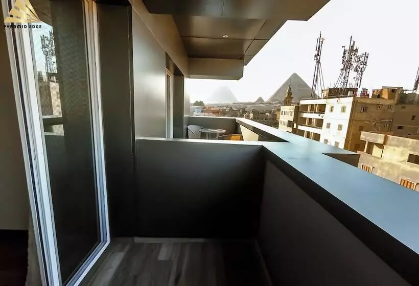 Pyramid Edge Hotel & Exclusive Pyramids View Rooftop