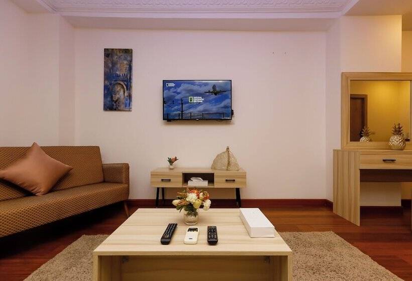 Pyramid Edge Hotel & Exclusive Pyramids View Rooftop