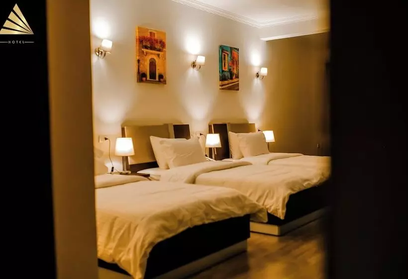 Pyramid Edge Hotel & Exclusive Pyramids View Rooftop