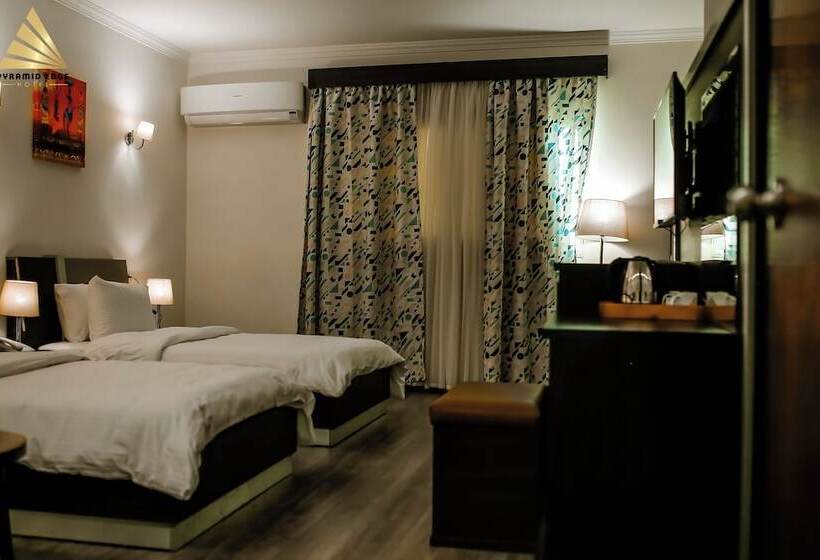 Pyramid Edge Hotel & Exclusive Pyramids View Rooftop