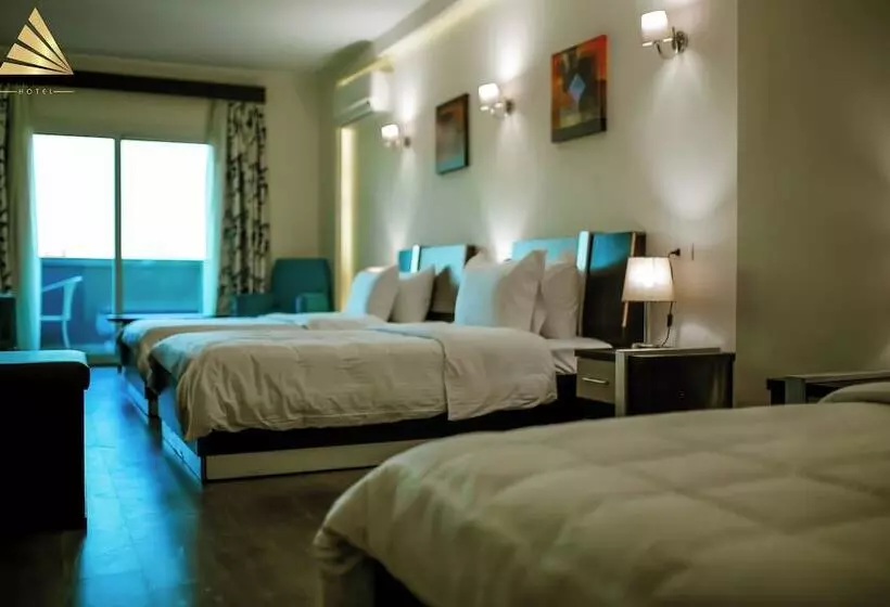 Pyramid Edge Hotel & Exclusive Pyramids View Rooftop
