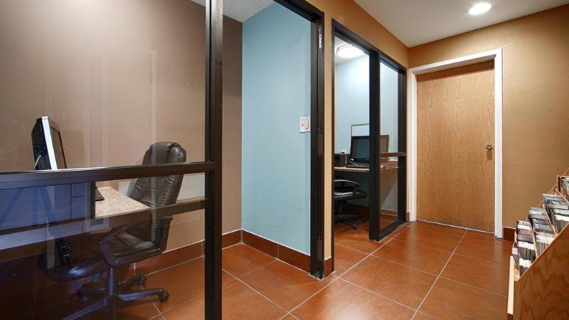 هتل Country Inn & Suites By Radisson, Indianapolis East, In