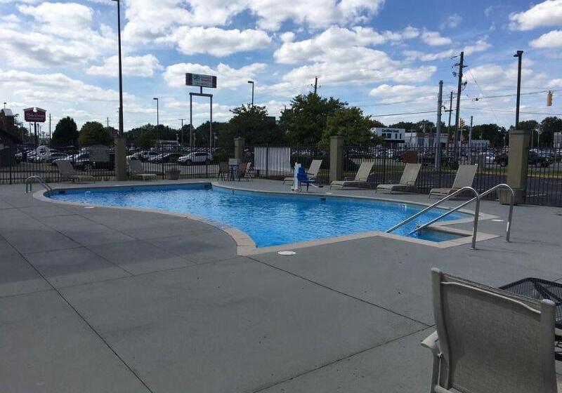 هتل Country Inn & Suites By Radisson, Indianapolis East, In