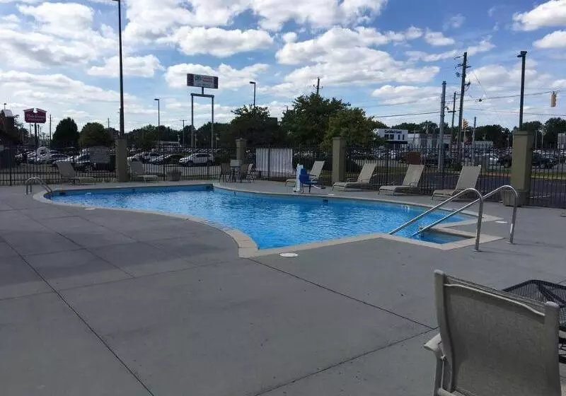 فندق Country Inn & Suites By Radisson, Indianapolis East, In