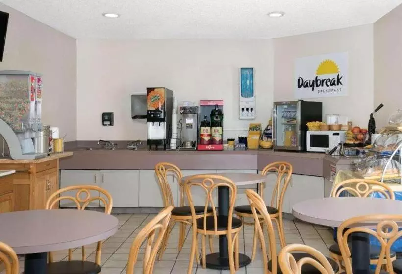 Отель Days Inn By Wyndham Liberal Ks