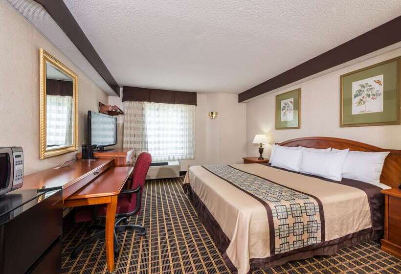 Отель Days Inn By Wyndham Yadkinville