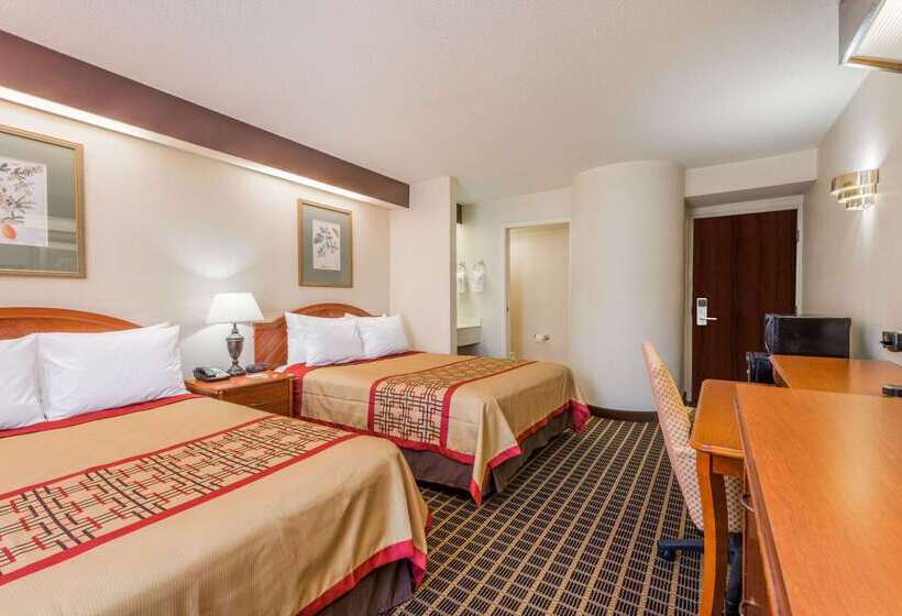 Отель Days Inn By Wyndham Yadkinville