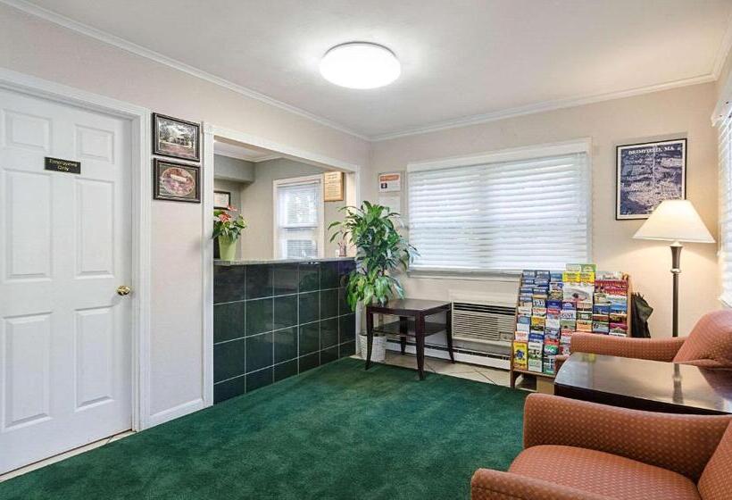 בית מלון כפרי Econo Lodge Sturbridge Route 20