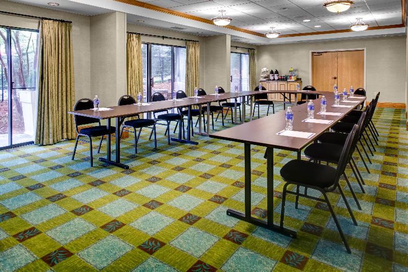 Holiday Inn Express Hotel & Suites Atlanta Buckhead, An Ihg