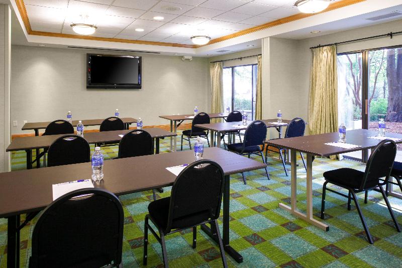 Holiday Inn Express Hotel & Suites Atlanta Buckhead, An Ihg