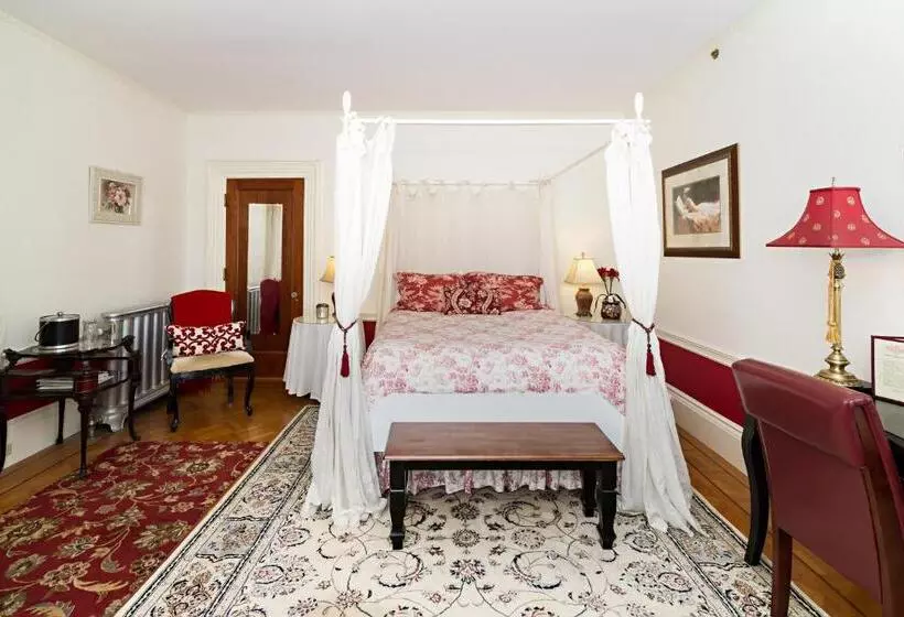 فندق Silver Fountain Inn