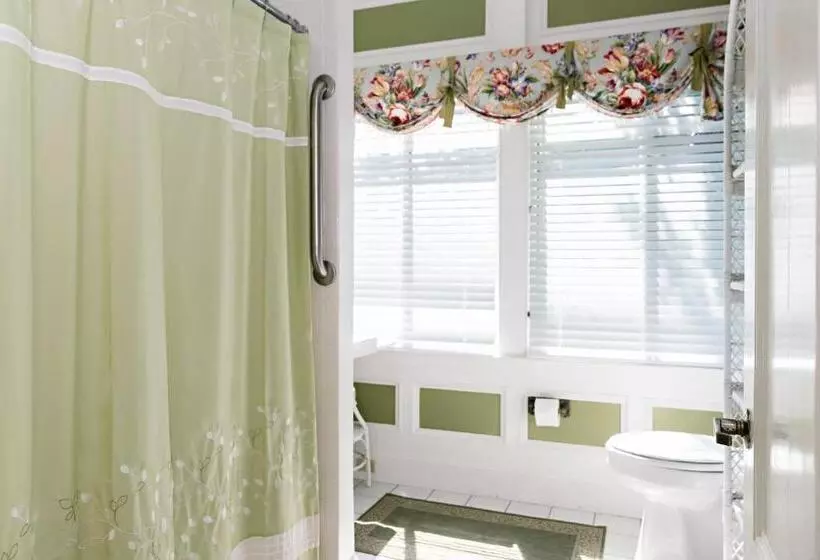 فندق Silver Fountain Inn