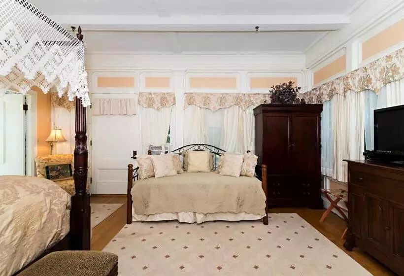 فندق Silver Fountain Inn