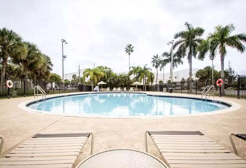 호텔 Sleep Inn Miami Airport