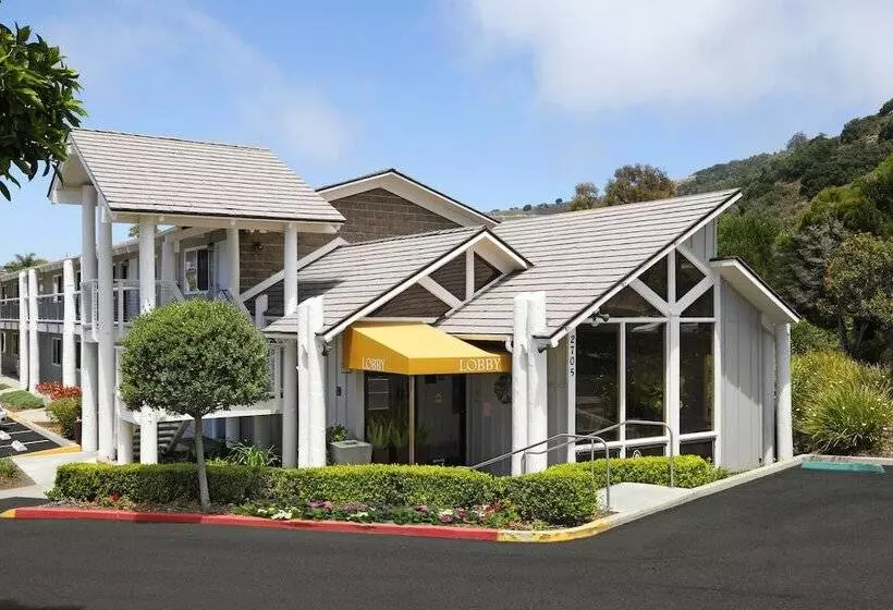 ホテル Spyglass Inn