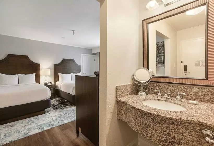 هتل St Charles Inn, Superior