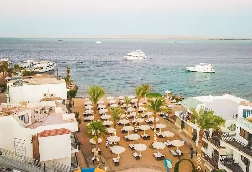 Hotelli La Rosa Waves Beach   Couple & Families Only